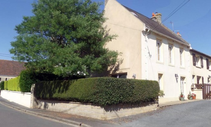 Grandcamp-Maisy House | Family-Friendly Mirabelle Grandcamp-Maisy with Kitchen Access