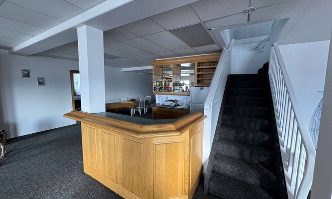 Lac Ste. Anne County Bed & Breakfast | Budget-Friendly Miracle Cozy Room with Kitchen Amenities