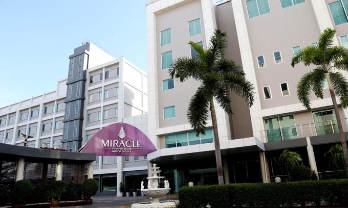 Racha Thewa Hotel | Stylish Miracle Suvarnabhumi Airport with Pool & Dining