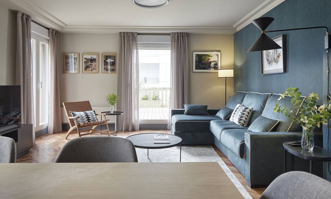 San Sebastian Centro Apartment | Miraconcha Terrace: Exceptional Ocean View Apartment with Spa