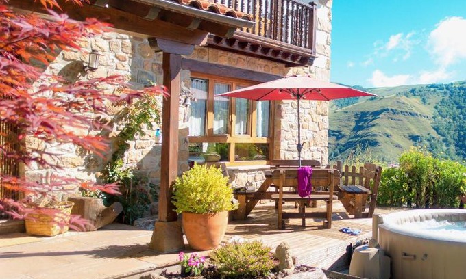 Santotis Ski Chalet | Oceanfront Bliss at Mirador de Ceballos - 10/10 Rated Stay