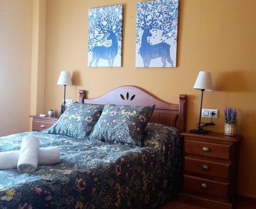 Enguidanos Apartment | Discover Mirador de la Cueva: Family-Friendly Retreat
