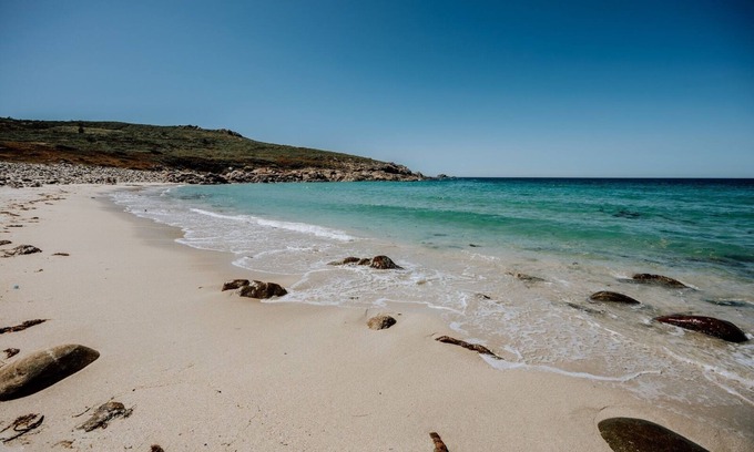 Frije House | Pet-Friendly Oceanview Retreat at Mirador do Faro Touriñán