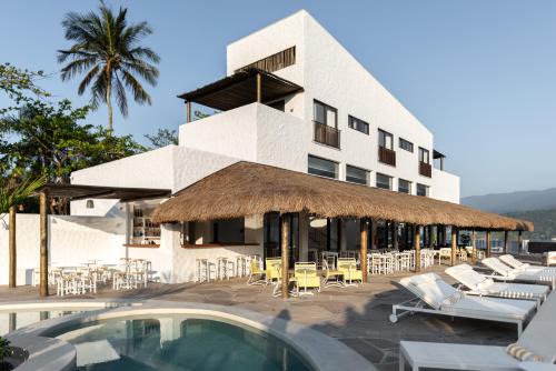Praia Grande Hotel | Elevate Your Stay at Miradouro de São Sebastião Hotel