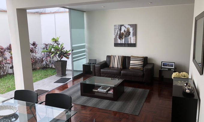 Leuro Apartment | Prime Miraflores Two Bedroom Apartment Near Larco Mar