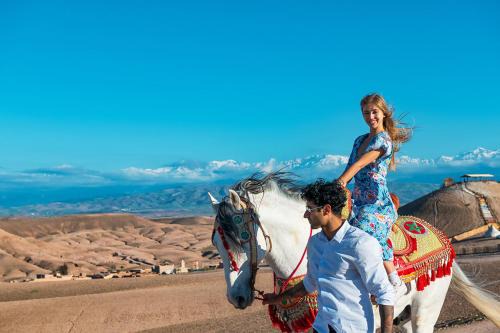 Sidi Badhaj Hotel | Experience Canyon Lodge Désert Agafay: Family-Friendly Oasis