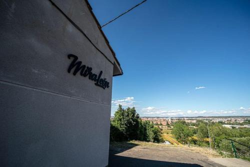 Leon House | Pet-Friendly Getaway at MiraLeón - Guest Rated 9.3/10