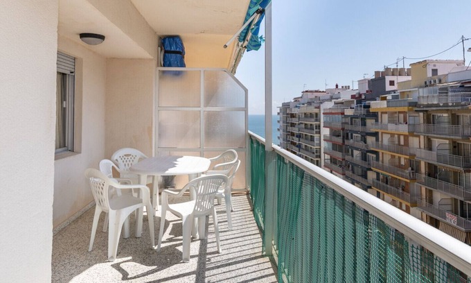Cullera Apartment | Miralmar: Oceanfront Getaway with Spa & Family Amenities