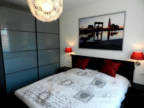 Mitte-Sud Apartment | Family-Friendly Miramar: Top-Rated with Kitchen Amenities