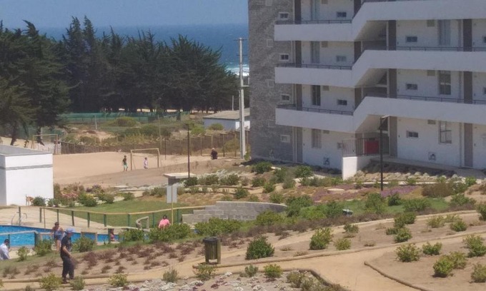 El Tabo Apartment | Oceanfront Miramar El Tabito Depto 302 with Pool & Kitchen