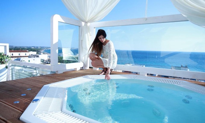 Lido Conchiglie Hotel | Discover Miramare Hotel: Oceanfront Relaxation Awaits