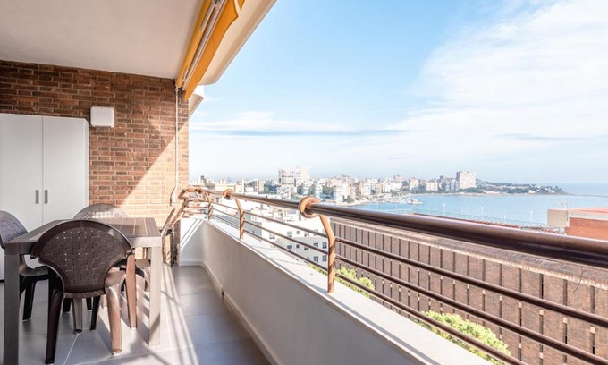 L'Albufereta Apartment | Oceanfront Retreat at Mirando al Mar - Guest Rated 9/10