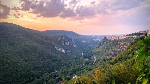 Narni House | Pet-Friendly Miravalle: 4-Star Stay with Hot Tub & Breakfast