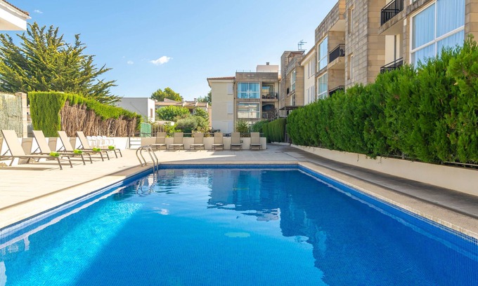 Puerto de Pollensa House | MIRELLA - Beachside Apartment with Shared Pool & Free WIFI