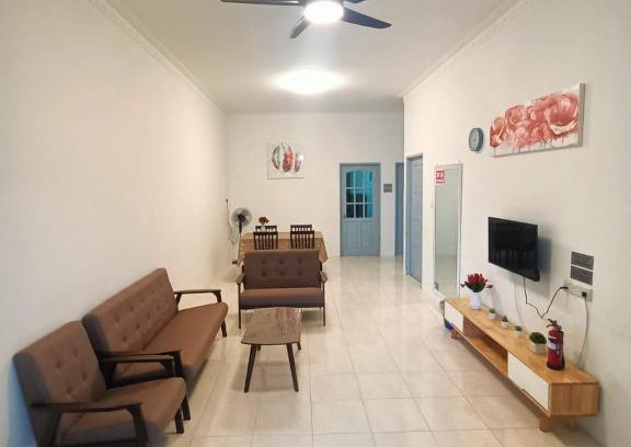 Miri House | Guest Rated 10/10: Miri Morsjaya Homestay for Families
