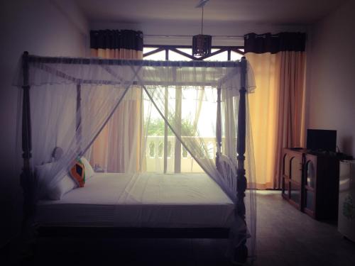 Bandaramulla Hotel | Beachfront Bliss at Mirissa Seastar - 8/10 Guest Rated