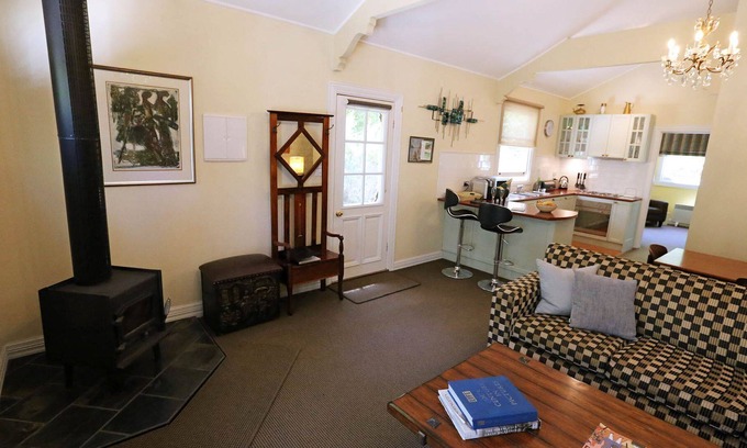 Woodend Cottage | Mirkwood Forest Spa Cottage - Garden Guesthouse