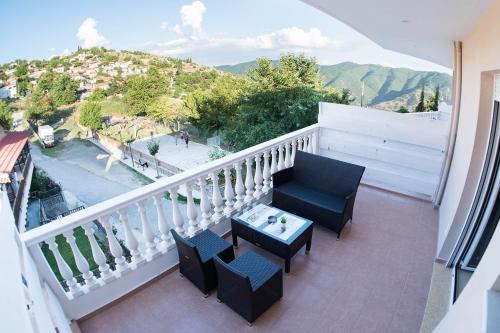 Agrelia Apartment | Discover Mirmidones Anesis: Pet-Friendly Getaway Awaits