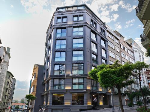 Fatih Hotel | Discover Misa Hotel: 4-Star Comfort with Family-Friendly Amenities