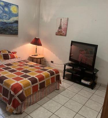 Durango House | Family-Friendly Misión Vizcaya Hospedaje for Your Getaway