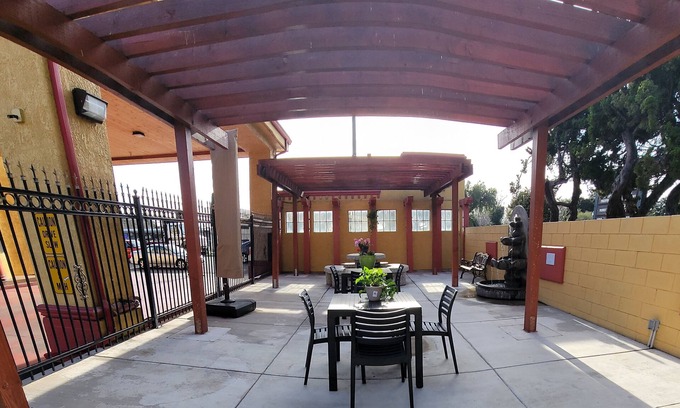 Hayward Hotel | Comfortable Mission Inn and Suites with Spa & Restaurant