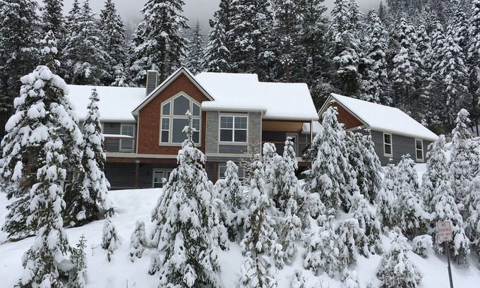 Wenatchee Cabin | Unwind at Mission Ridge Cabin near Scenic Ski Resort
