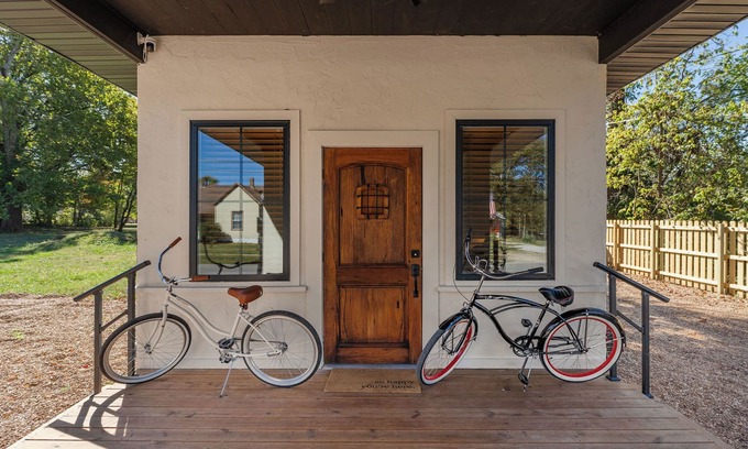 Walnut Grove House | Missouri’s 1st Sinclair Service Station
