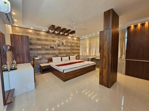 Kattappana Hotel | Discover MIST RESIDENCY: Top-Rated with Family Amenities