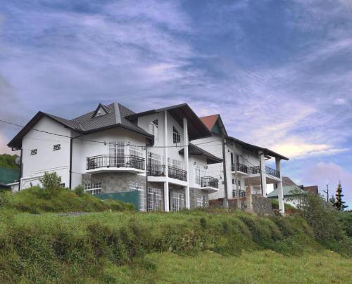 Nuwara Eliya Hotel | Experience Misthill Rest - Elegant Villa with Cozy Amenities