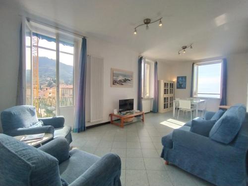 Levanto Apartment | Discover MISTRAL House: Pet-Friendly Retreat with Hot Tub