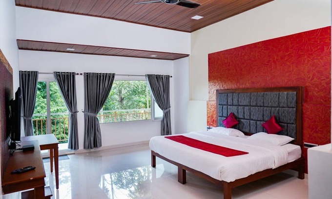 Devikolam Bed & Breakfast | Discover Misty Bush Munnar - Family-Friendly Deluxe Room