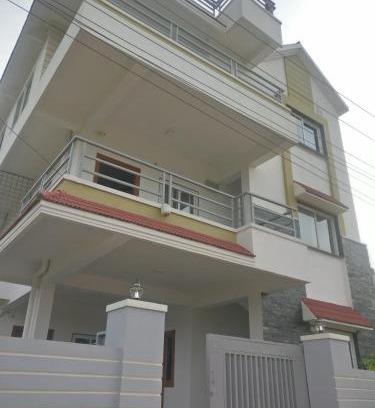 Gachibowli Bed & Breakfast | Cozy Misty Lake Guest House: Rated 8.8, Family-Friendly Stay