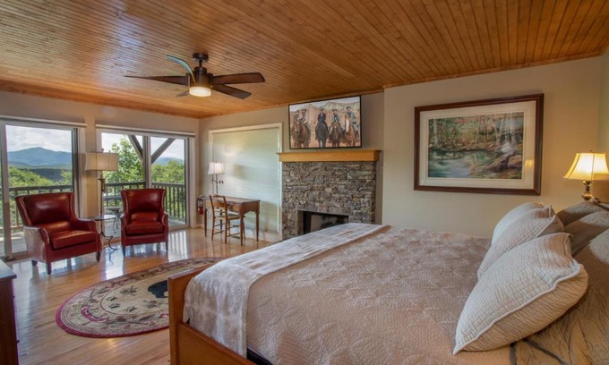 Blowing Rock House | Relaxing Escape at Misty Ridge Retreat with Spa & Hot Tub