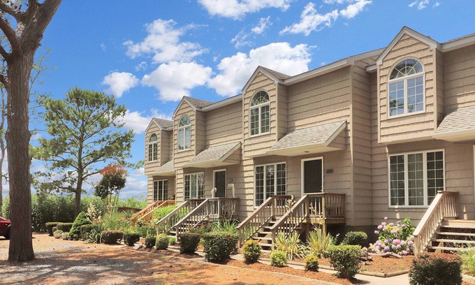 Chincoteague House | Misty's Thicket - Relax with Water Access and Screened Porches