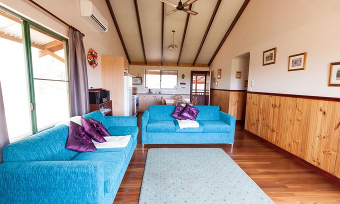 Scotsdale Cottage | Inviting Misty Valley Country Cottages with Pet-Friendly Stay