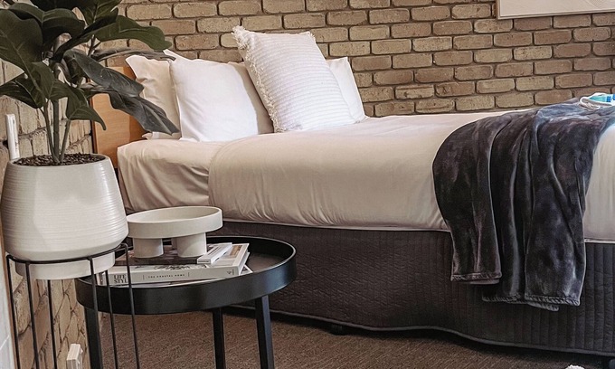 Bairnsdale Hotel | Inviting Mitchell on Main Motel & Apartments with Pool Access