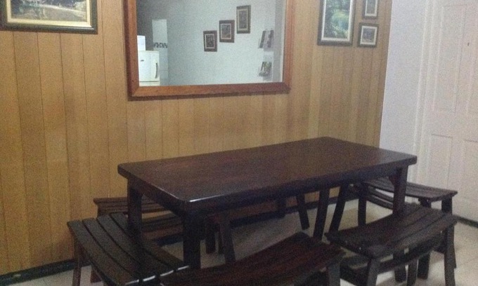 St. George's House | Family-Friendly Stay at Mitchell's Guest House with Breakfast
