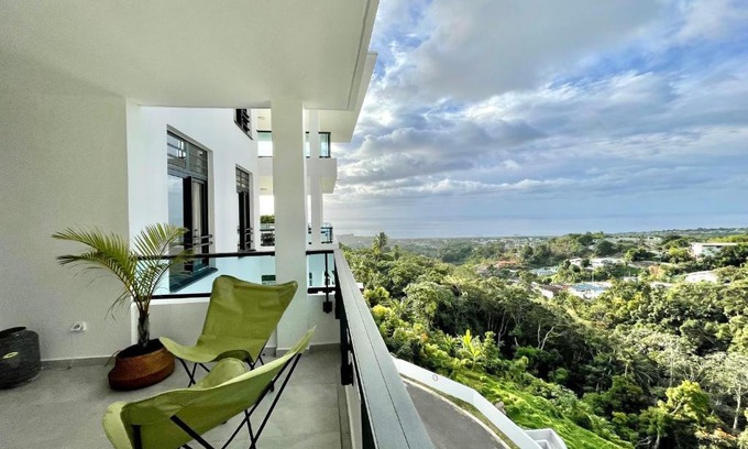 Faaa House | Serene Mititai Condo: Sea View, Pool & Close to Airport