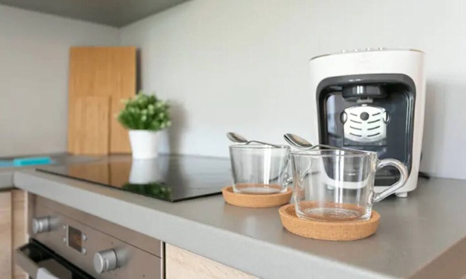 Funfhaus Apartment | Comfortable Studio Apartment Near Schoenbrunn & City Center