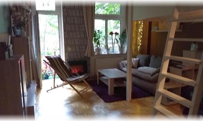 Reudnitz-Thonberg Apartment | Discover Mitten in Leipzig Wohnung 1 - Pet Friendly Retreat