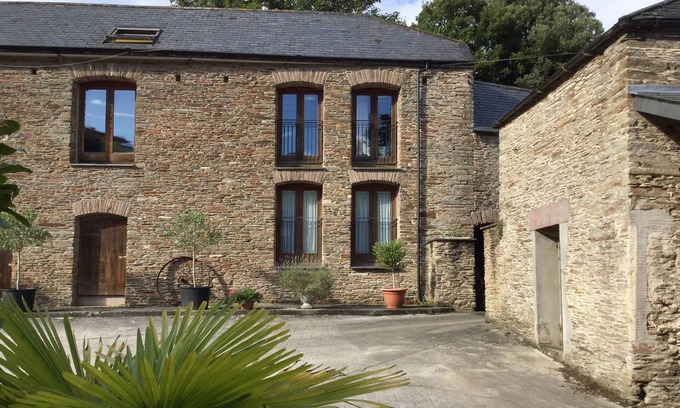 Kingsbridge Cottage | Romantic MIXIT COTTAGE with Pool in Kingsbridge Awaits