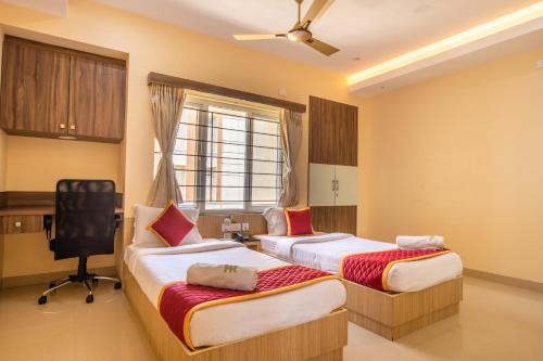 Ram Nagar Apartment | Guest Favorite: MK Residency with Family-Friendly Amenities