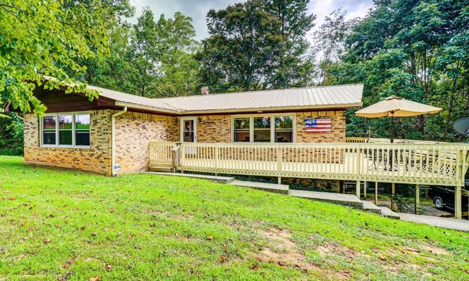 Albany House | MK's Retreat: Perfect Getaway Near Dale Hollow Lake!