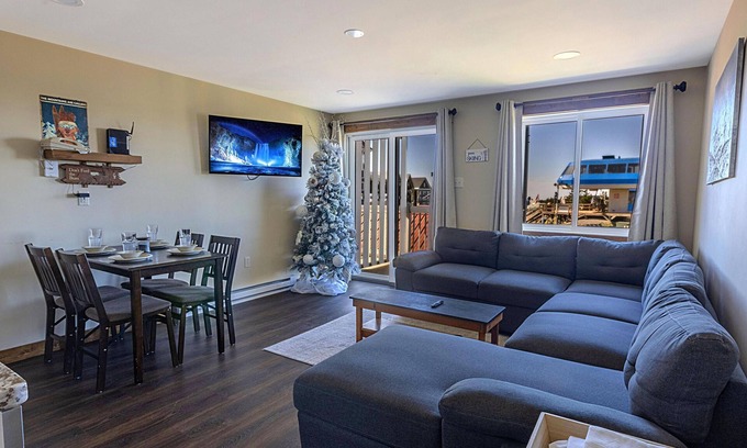 Snowshoe Condo | Elevated Views Await at ML 230: Family-Friendly Oasis