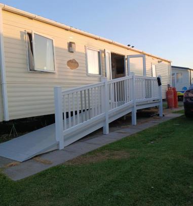 Skegness Resort | Accessible Caravan with Ocean View and Private Pool