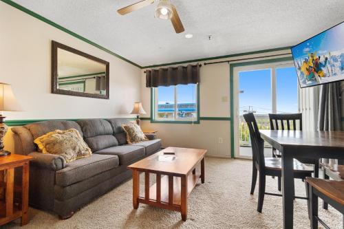 Snowshoe Apartment | Mountain View Retreat: 1BR with Lift Access & Family-Friendly