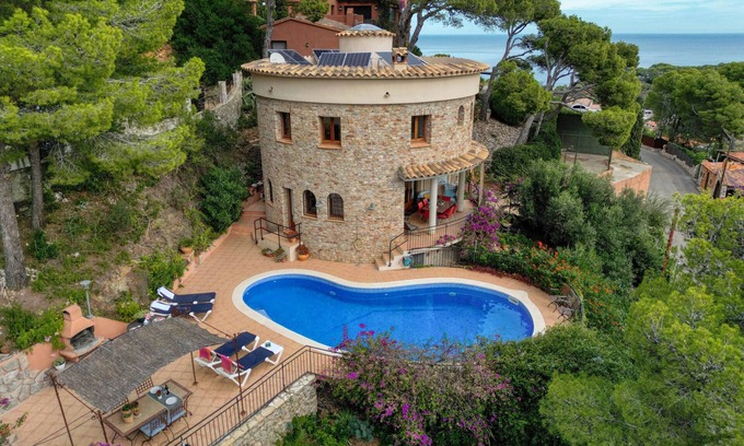 Sa Riera House | Private Pool Retreat in Sa Riera - Rated 9.4/10 by Guests