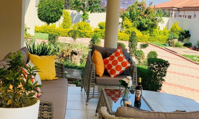 Gaborone Bed & Breakfast | Family-Friendly Mmaset Houses: Enjoy Free Hot Breakfast!