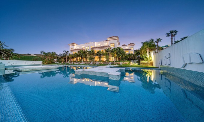 Mnar Apartment | Cozy Mnar CASTLE Apartment with Sea View & Pool Access