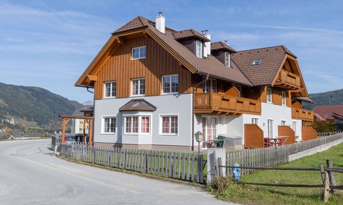 Sankt Margarethen im Lungau Apartment | Modern Apartment in St Margarethen with Mountain View